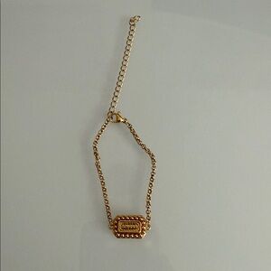 Chic Gold Chain Bracelet with Engraved AMOUR